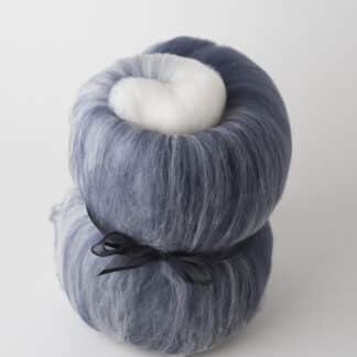 Delicious White to Navy Large Gradient Batt  (Batt 251439)